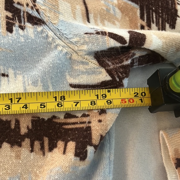 Saks Fifth Avenue cardigan - Picture 5 of 7